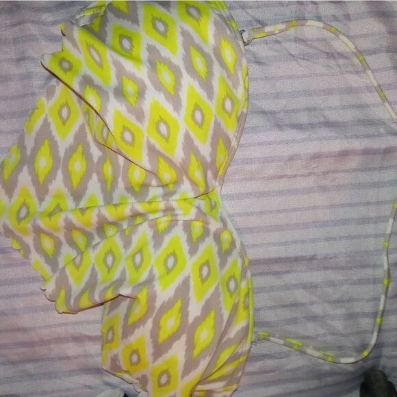 4 bathing suit pieces - Picture 7 of 14